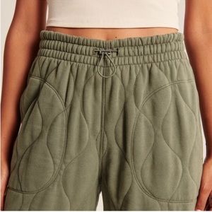 Women’s Abercrombie Quilted Sweats - Olive